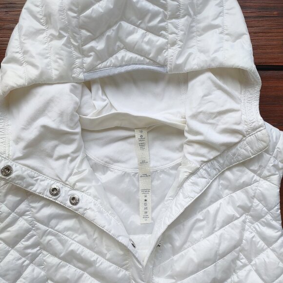 Lululemon Cropped Puffer Vest with Hood Size 10 White Snaps Hidden Zippers - Picture 7 of 13